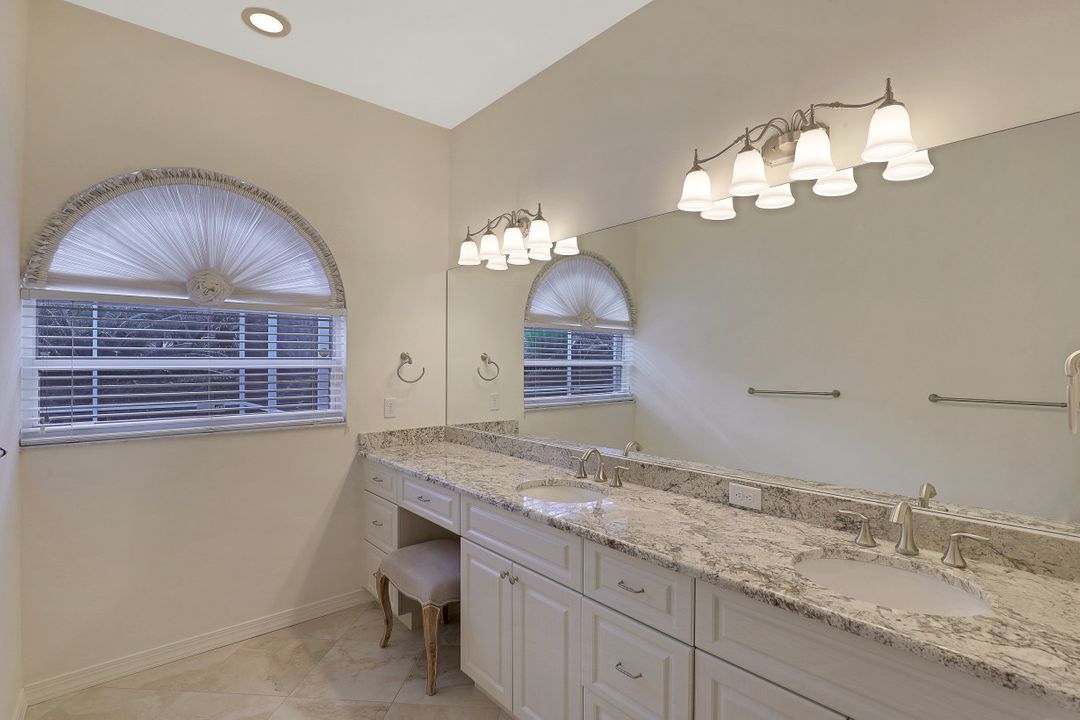 8006 Kilkenny Ct, Naples, FL 34112