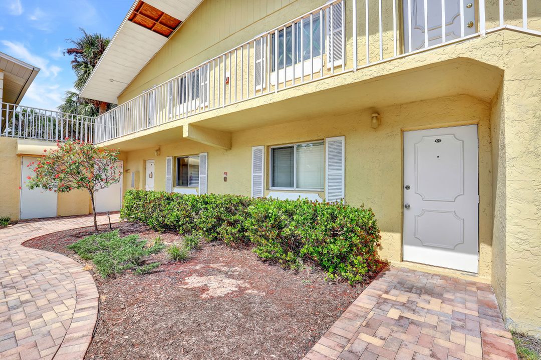 8071 Country Rd #106, Fort Myers, FL 33919