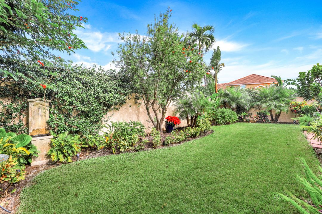 2180 Paget Cir, Naples, FL 34112