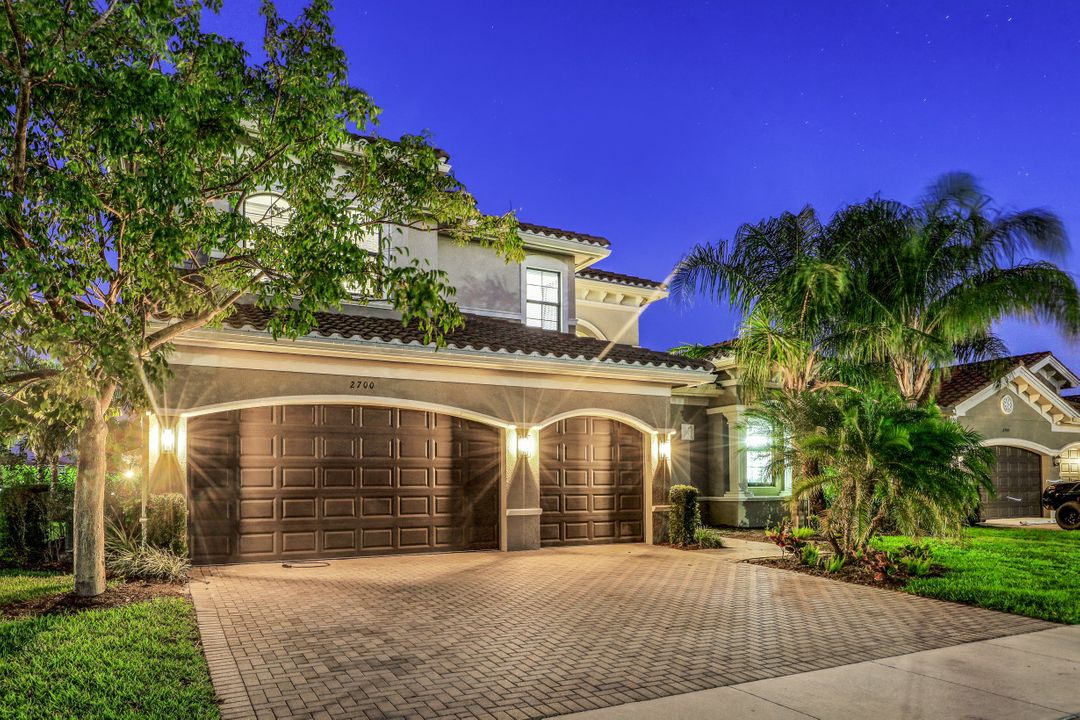 2700 Crystal Way, Naples, FL 34119