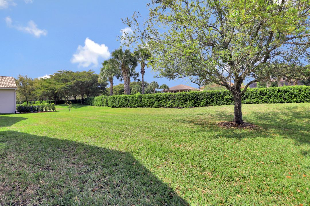 1759 Ribbon Fan Ln, Naples, FL 34119