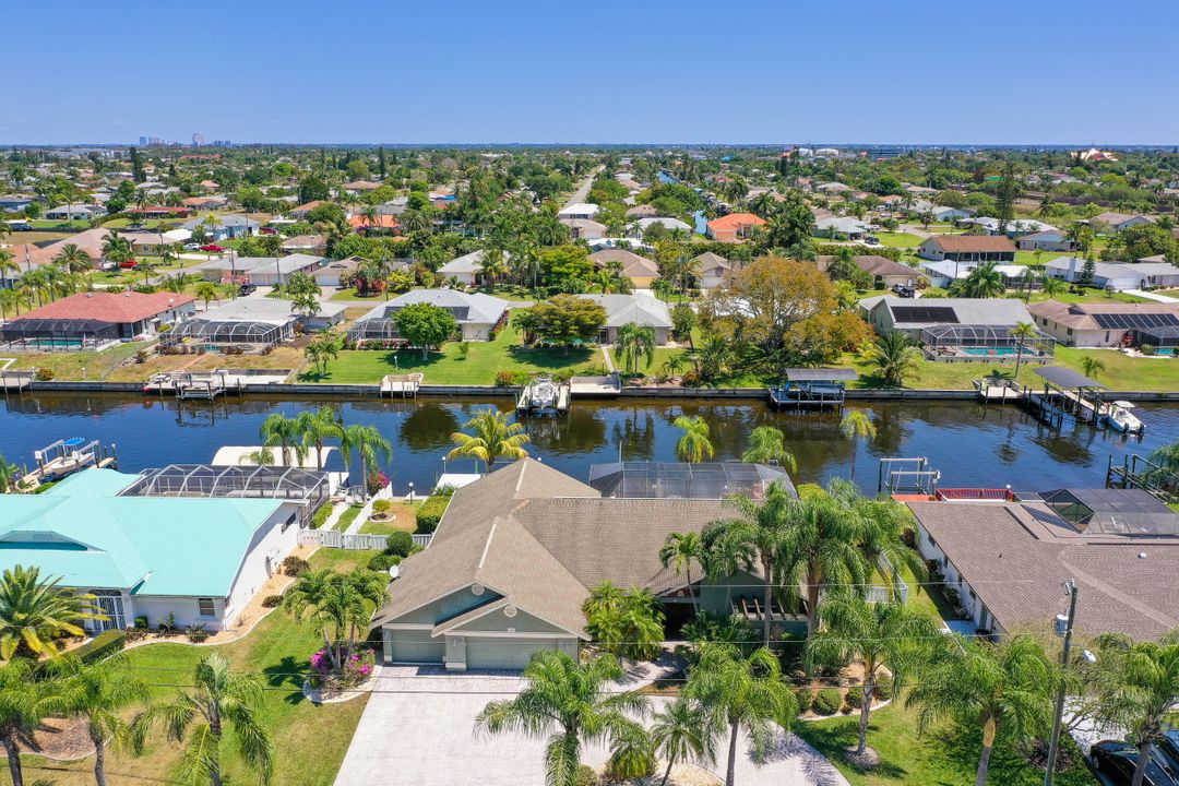 2303 SE 10th Ave, Cape Coral, FL 33990