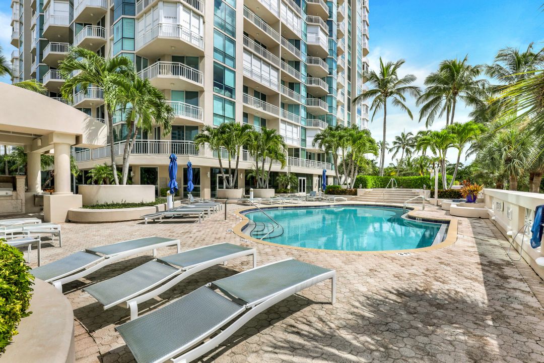 4255 Gulf Shore Blvd N #206, Naples, FL 34103