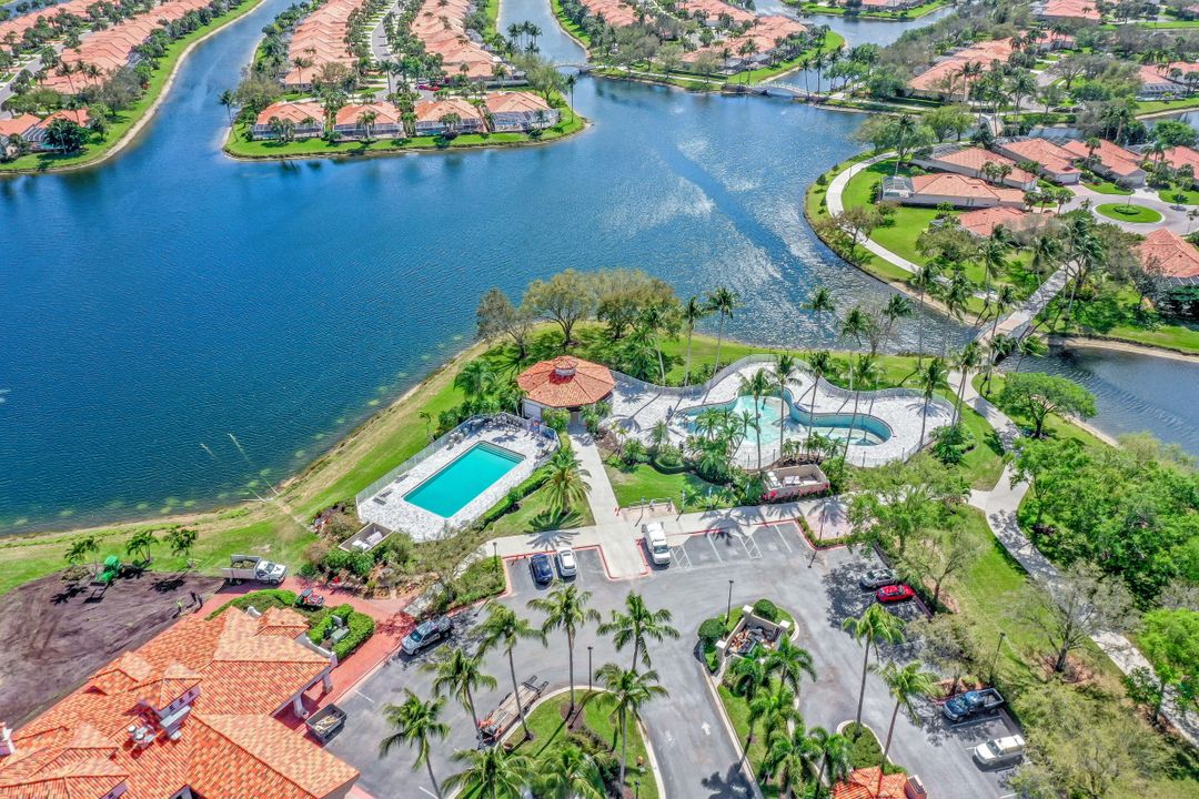 4000 Isla Ciudad Ct, Naples, FL 34109