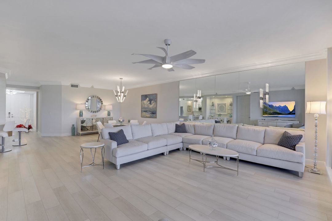 410 Flagship Dr #703, Naples, FL 34108