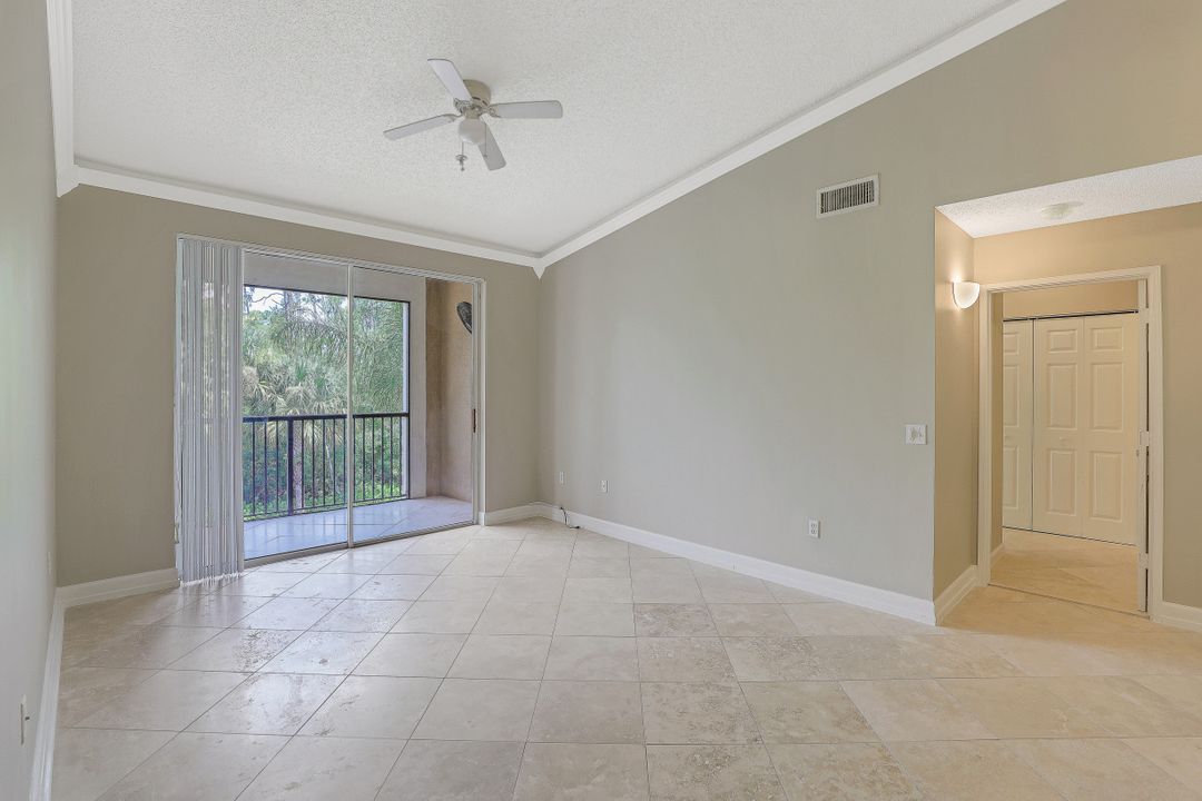 1150 Reserve Way #303, Naples, FL 34105