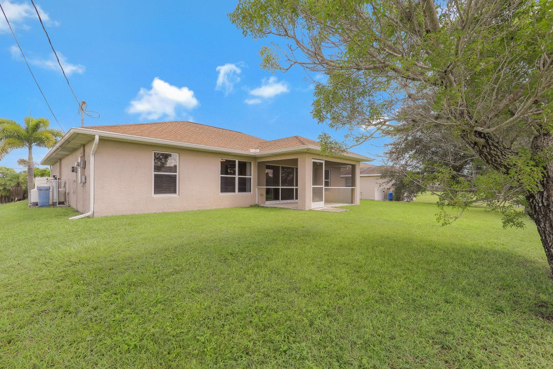 424 NW 15th Terrace, Cape Coral, FL 33993