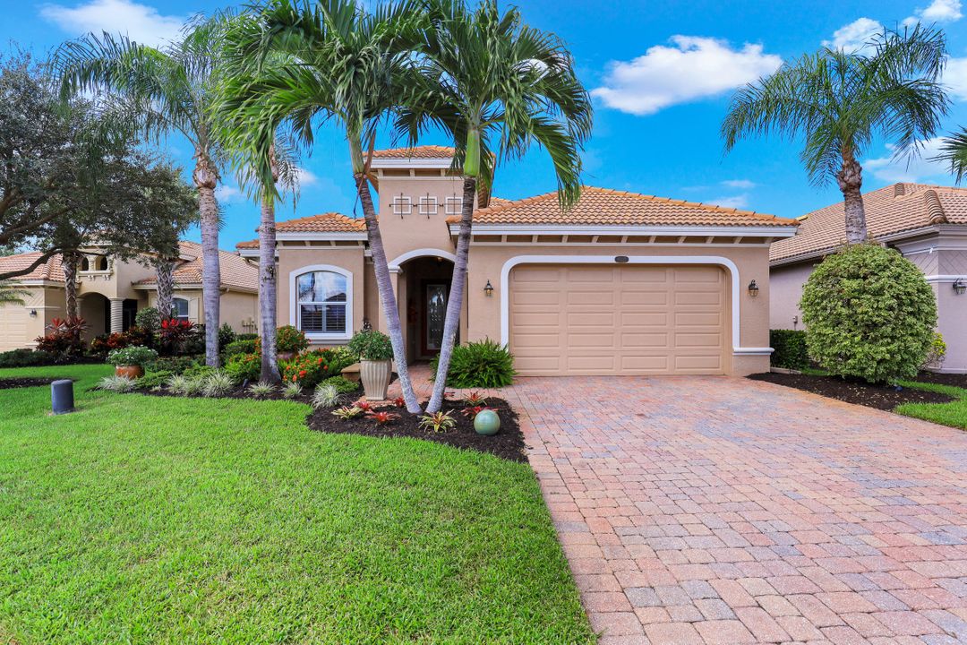 10327 Gator Bay Ct, Naples, FL 34120