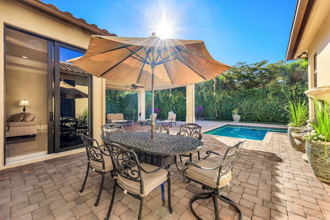 2351 Traditions Ct, Naples, FL 34105