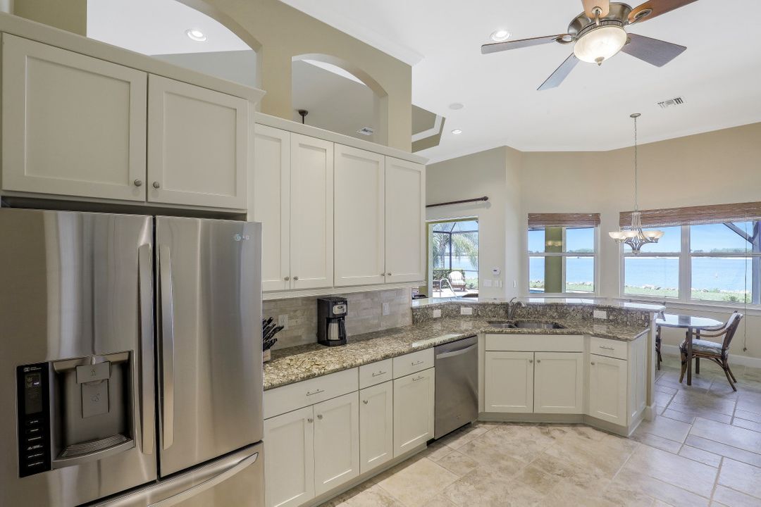 9075 Graphite Cir, Naples, FL 34120