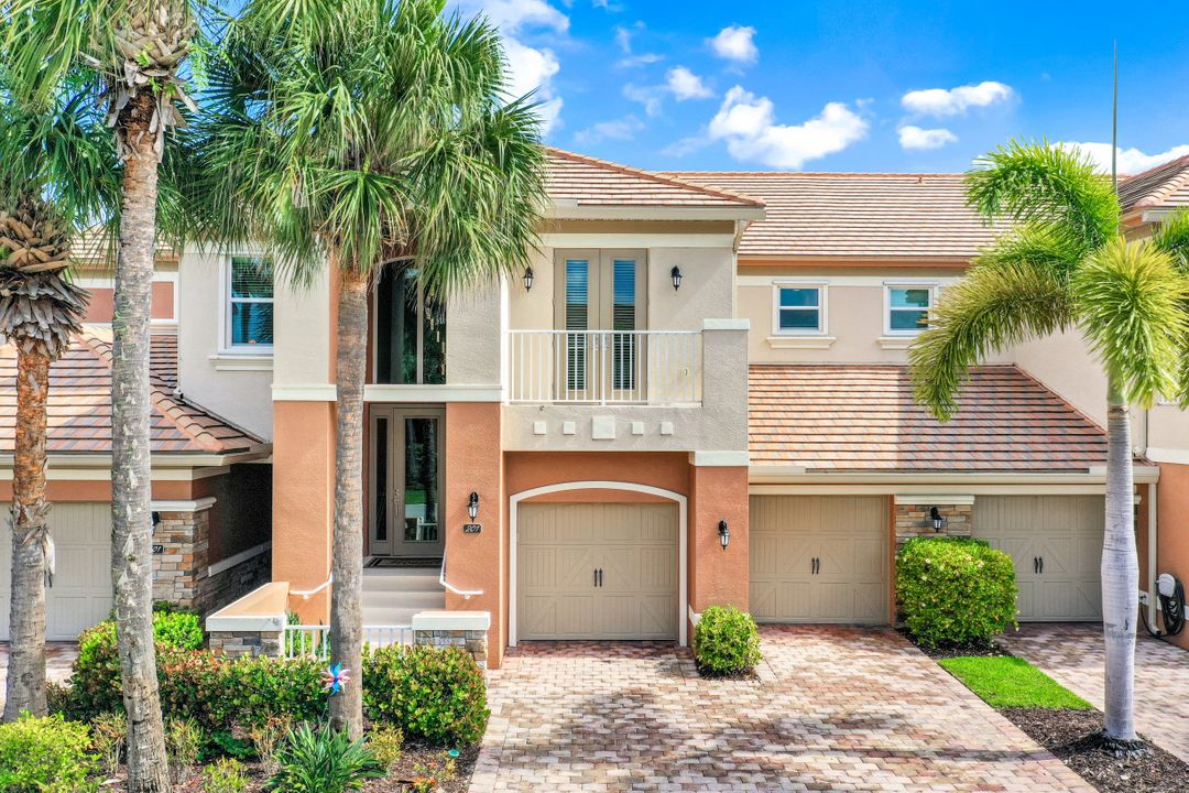 9212 Quartz Ln #201, Naples, FL 34120