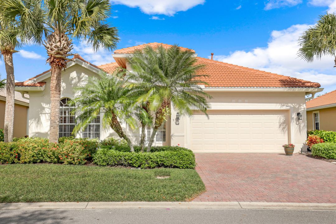 9114 Falling Leaf Dr, Bonita Springs, FL 34135