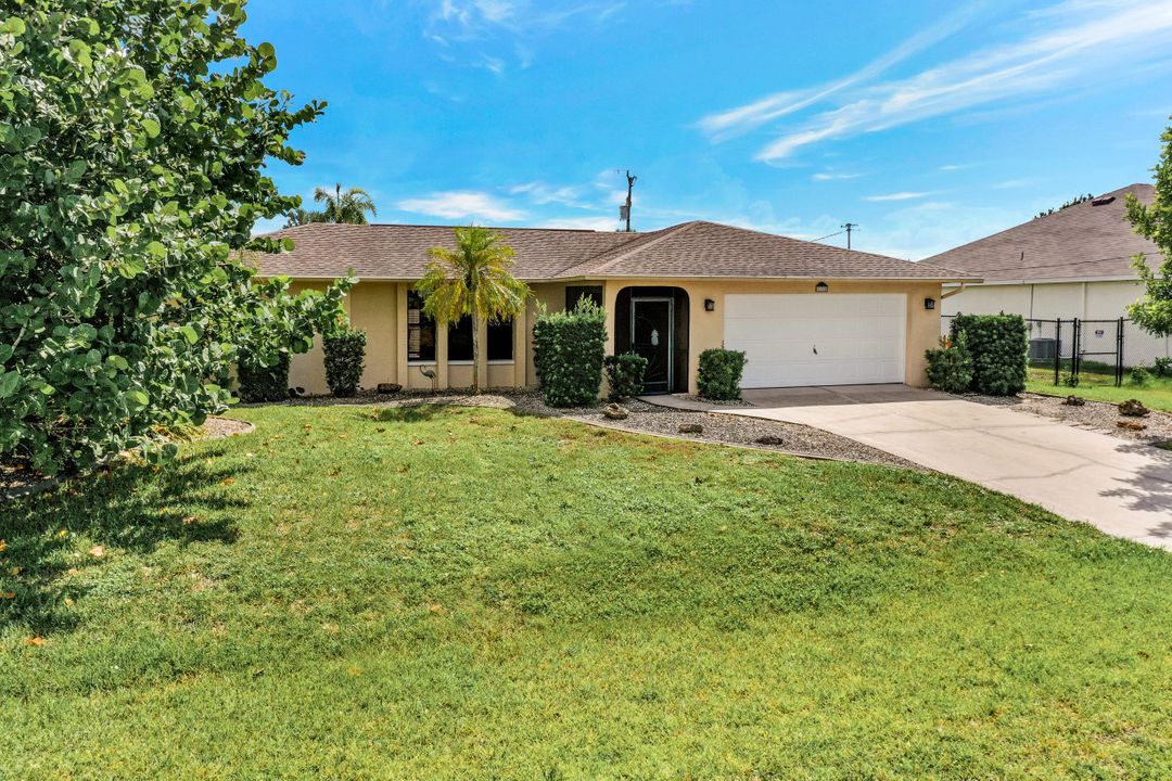 1118 SW 42nd St, Cape Coral, FL 33914
