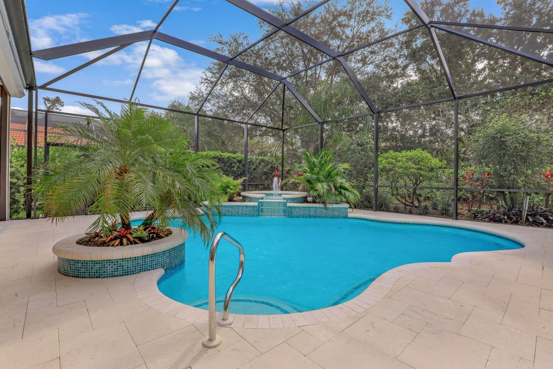 518 Wedgewood Way, Naples, FL 34119