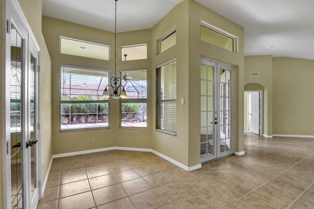 1055 Jardin Dr, Naples, FL 34104