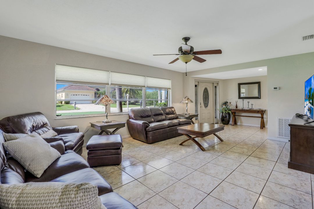 414 Avalon Dr, Cape Coral, FL 33904