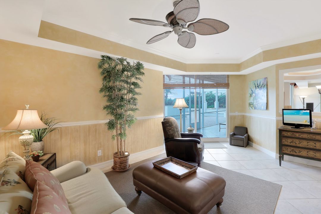 295 Grande Way #2, Naples, FL 34110