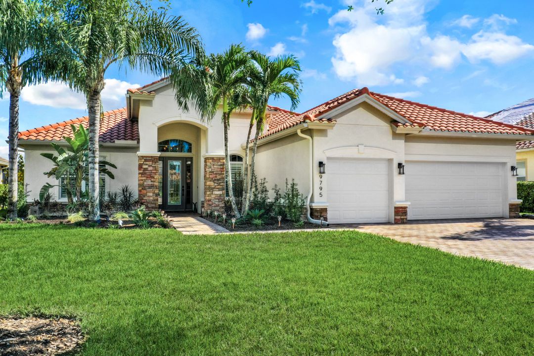 9795 Nickel Ridge Cir, Naples, FL 34120