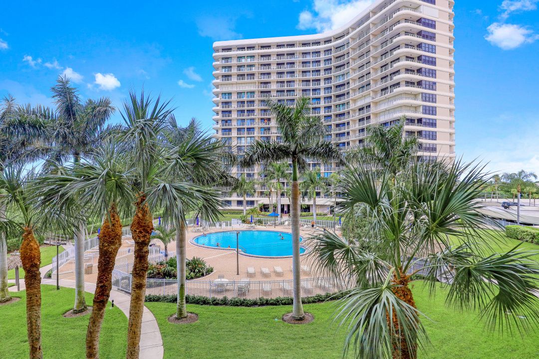 380 Seaview Ct #202, Marco Island, FL 34145