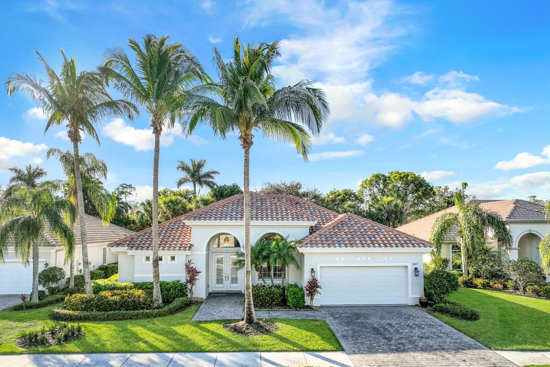 16017 Delarosa Ln, Naples, FL 34110