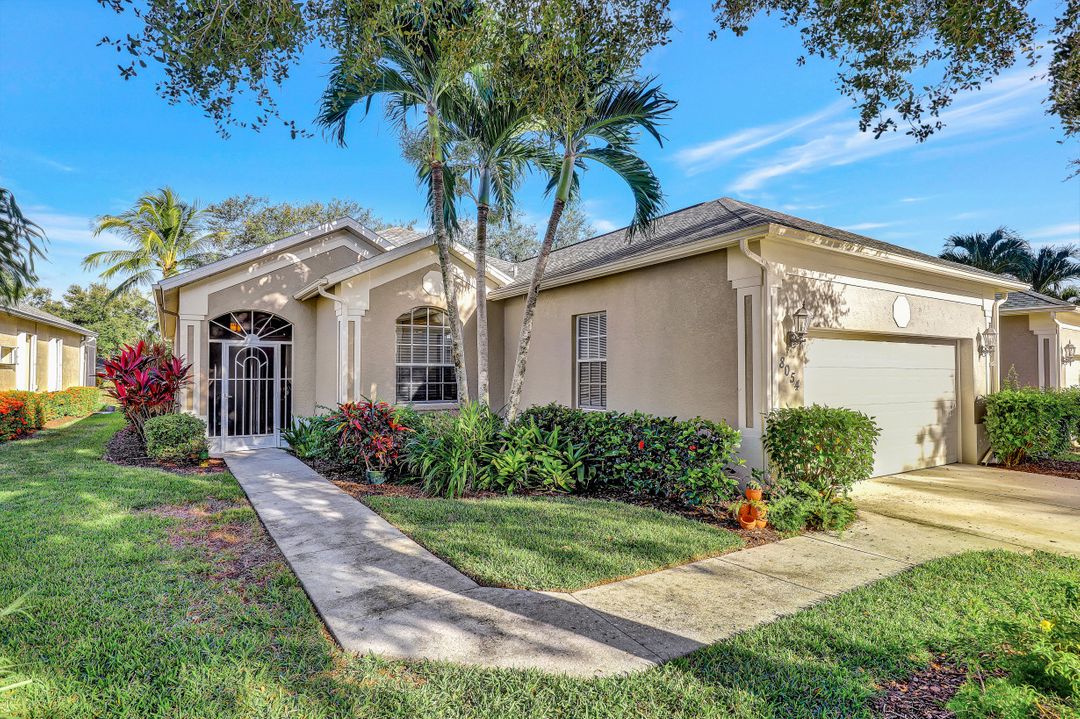 8054 Tauren Ct, Naples, FL 34119