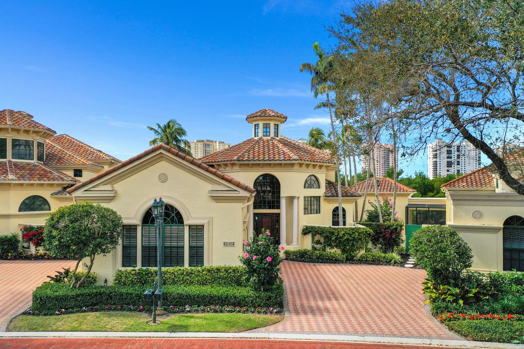 8089 Via Vecchia, Naples, FL 34108