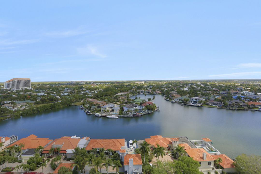 4751 Gulf Shore Blvd N #PH4, Naples, FL 34103