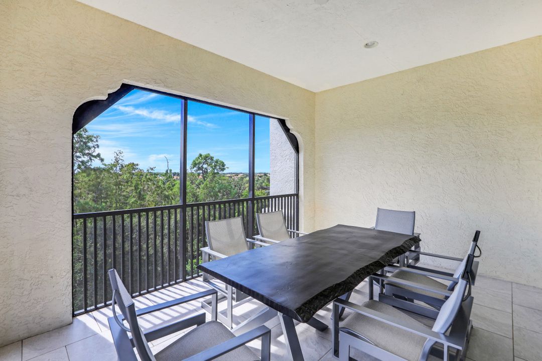 16386 Viansa Way #301, Naples, FL 34110