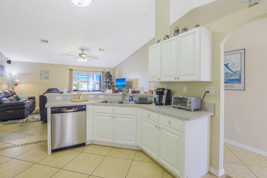 423 SE 13th Terrace, Cape Coral, FL 33990