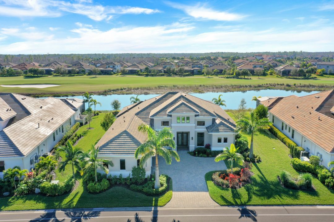 9225 Esplanade Blvd, Naples, FL 34119