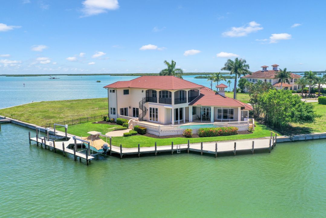 1404 Butterfield Ct, Marco Island, FL 34145