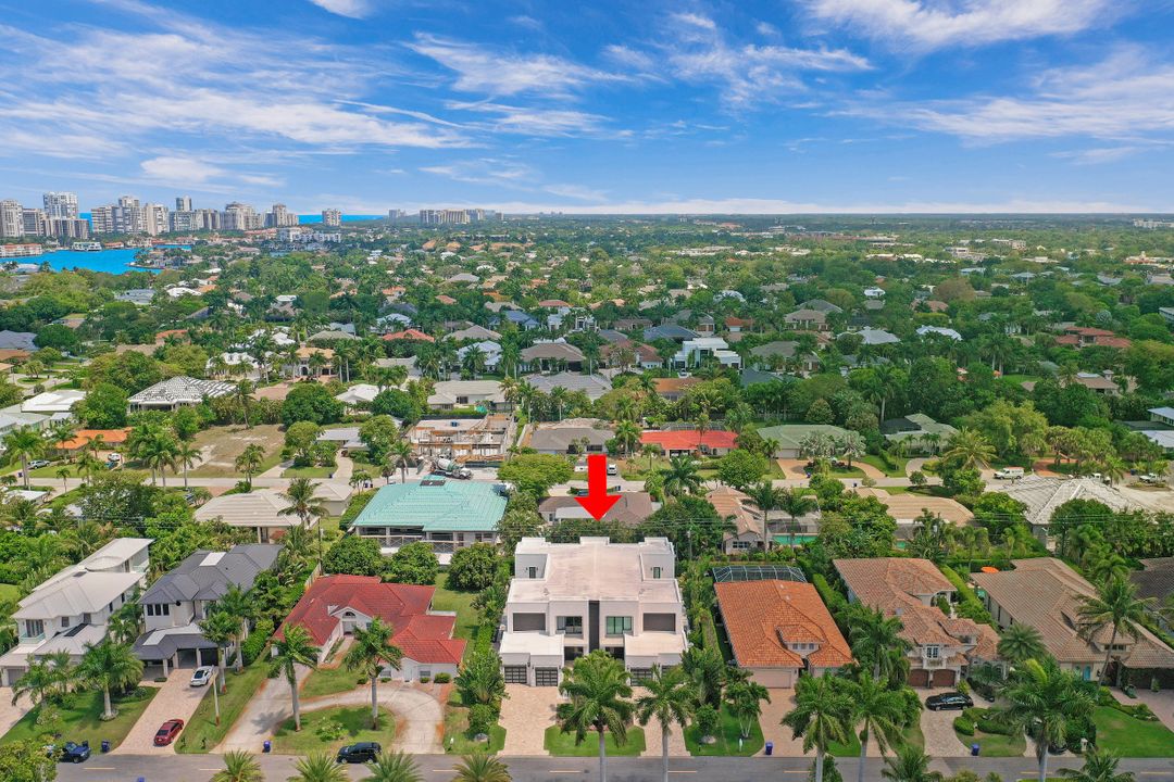 625 Fairway Terrace, Naples, FL 34103