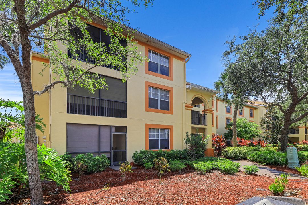 7925 Preserve Cir #315, Naples, FL 34119