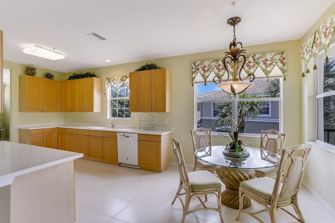 7050 Bay Woods Lake Ct #201, Fort Myers, FL 33908