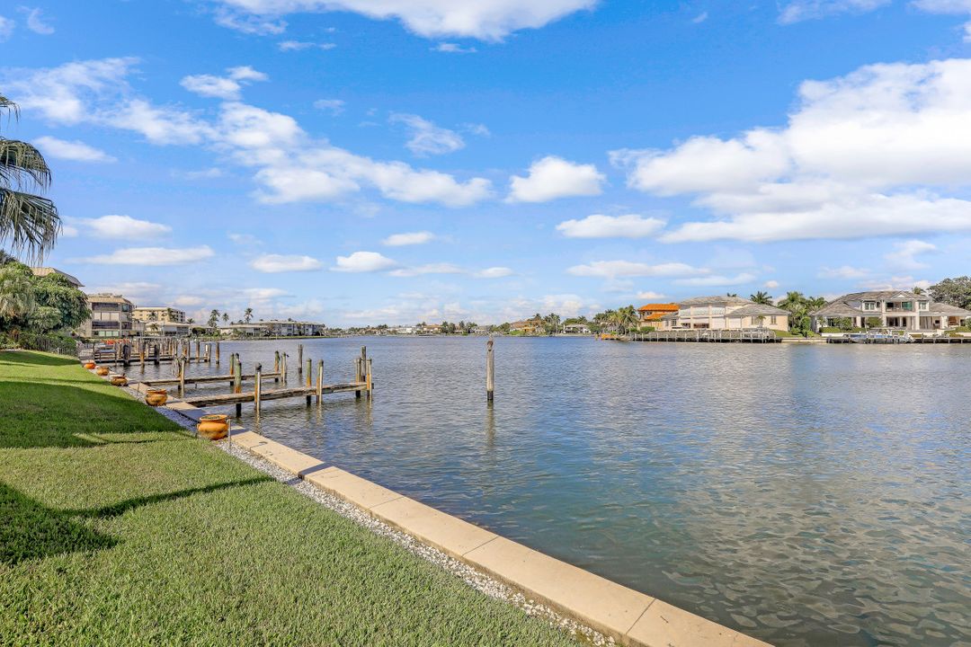 3070 Gulf Shore Blvd N #104, Naples, FL 34103