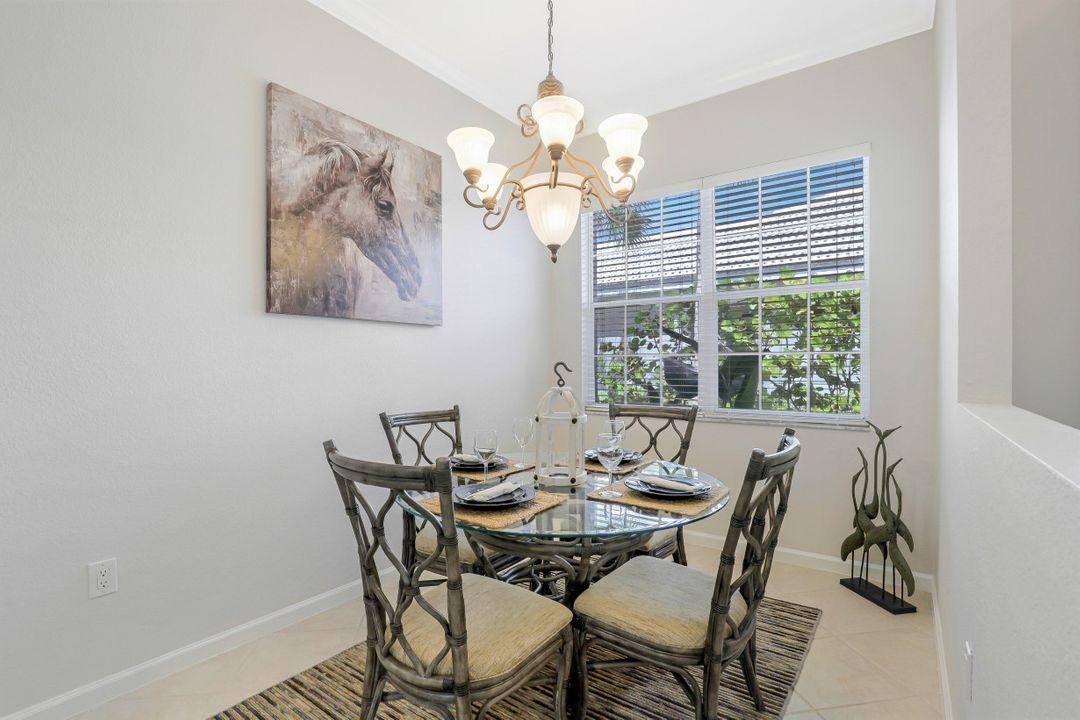 4542 Cardinal Cove Ln, Naples, FL 34114