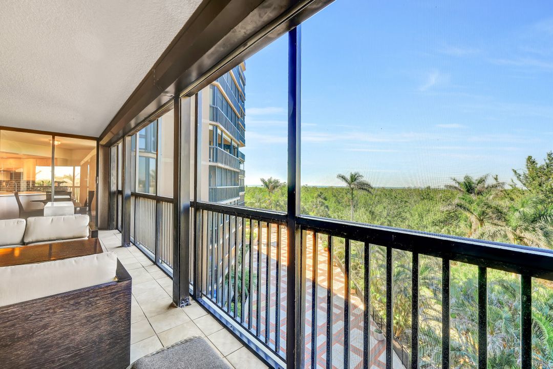 6075 Pelican Bay Blvd #406, Naples, FL 34108