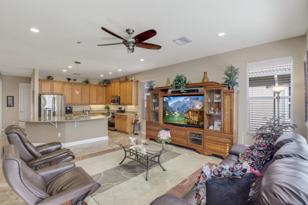 10106 Mimosa Silk Dr, Fort Myers, FL 33913
