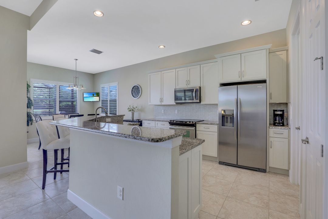 9102 Limestone Ln, Naples, FL 34120