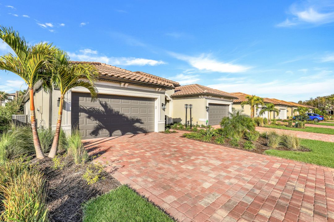 12330 Canal Grande Dr, Fort Myers, FL 33913
