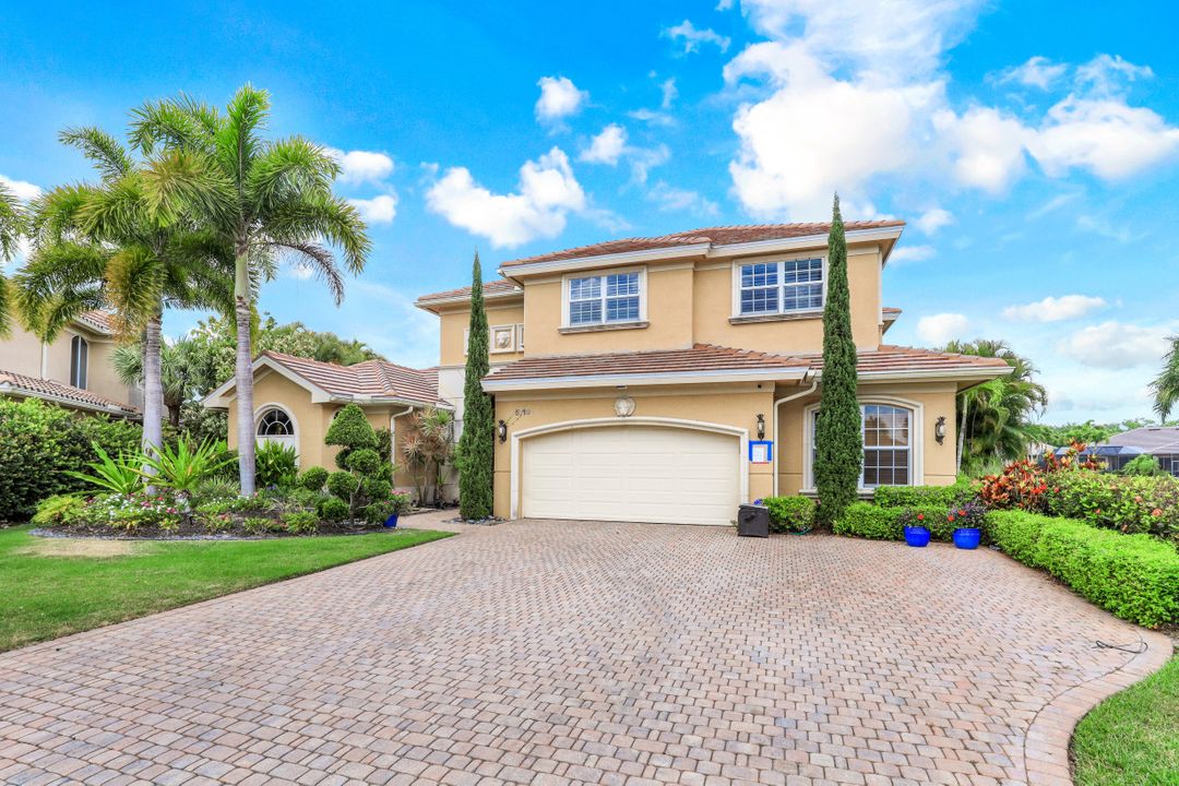 5119 Post Oak Ln, Naples, FL 34105