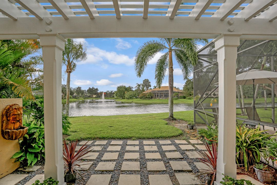 581 Wedgewood Way, Naples, FL 34119