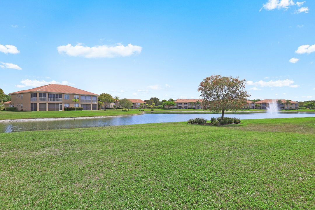 6680 Huntington Lakes Cir #102, Naples, FL 34119