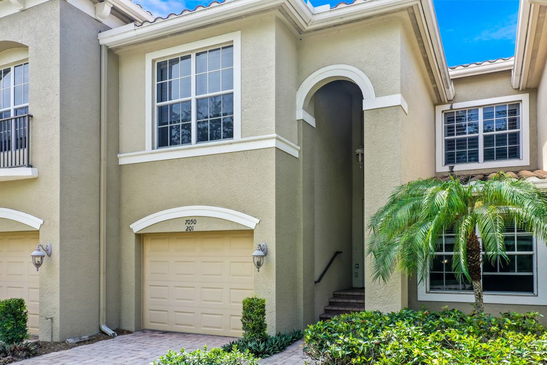 7050 Bay Woods Lake Ct #201, Fort Myers, FL 33908