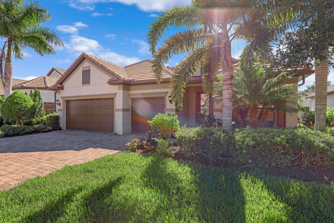 16320 Camden Lakes Cir, Naples, FL 34110