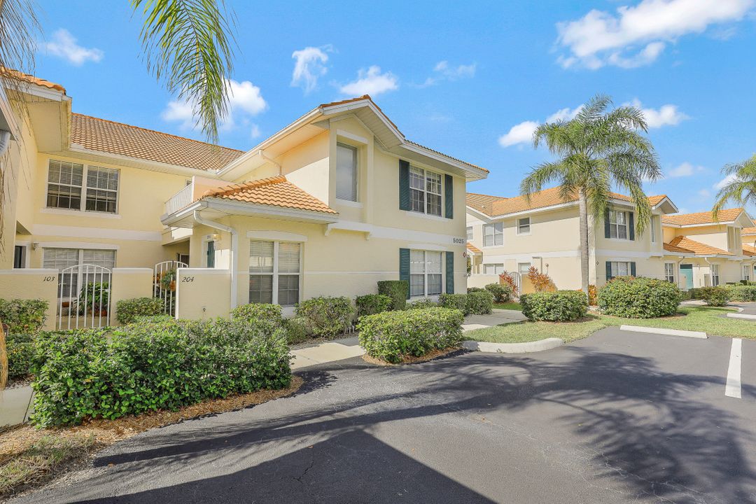 5025 Cedar Springs Dr #204, Naples, FL 34110