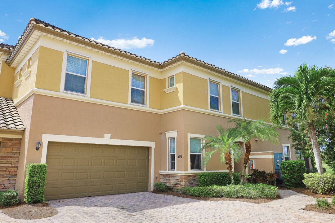 9525 Ironstone Terrace #102, Naples, FL 34120