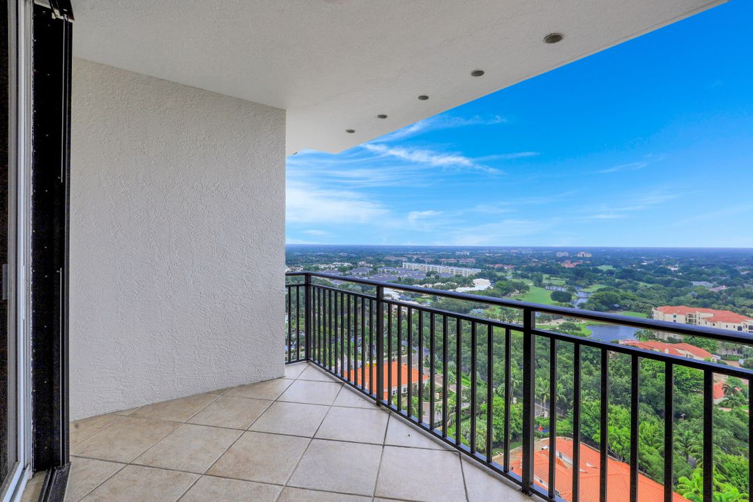 7225 Pelican Bay Blvd #PH1, Naples, FL 34108