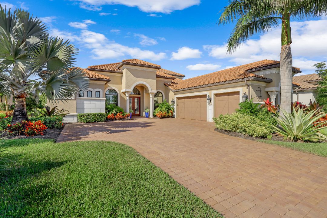 3341 Fanny Bay Ln, Naples, FL 34114