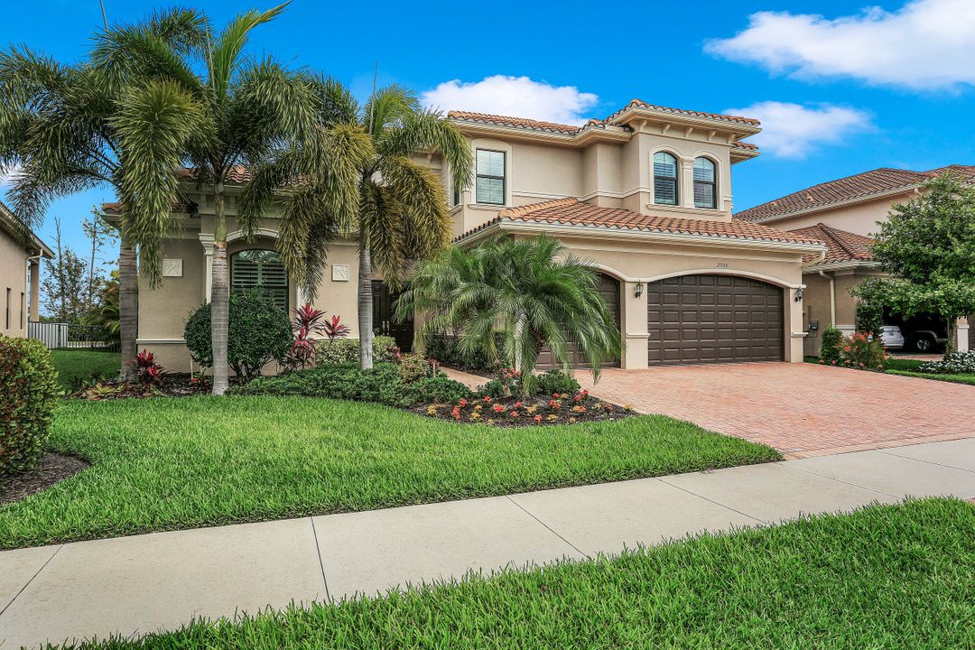 2930 Cinnamon Bay Cir, Naples, FL 34119